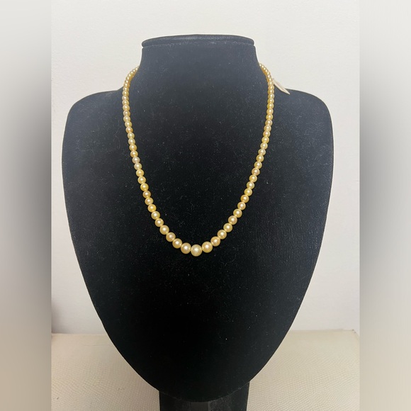 (4)Vintage Graduated Pearl Strand Necklaces - Picture 2 of 10